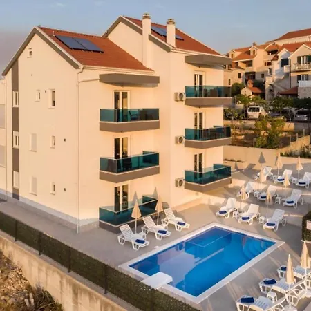 Ivan - Heated Pool *